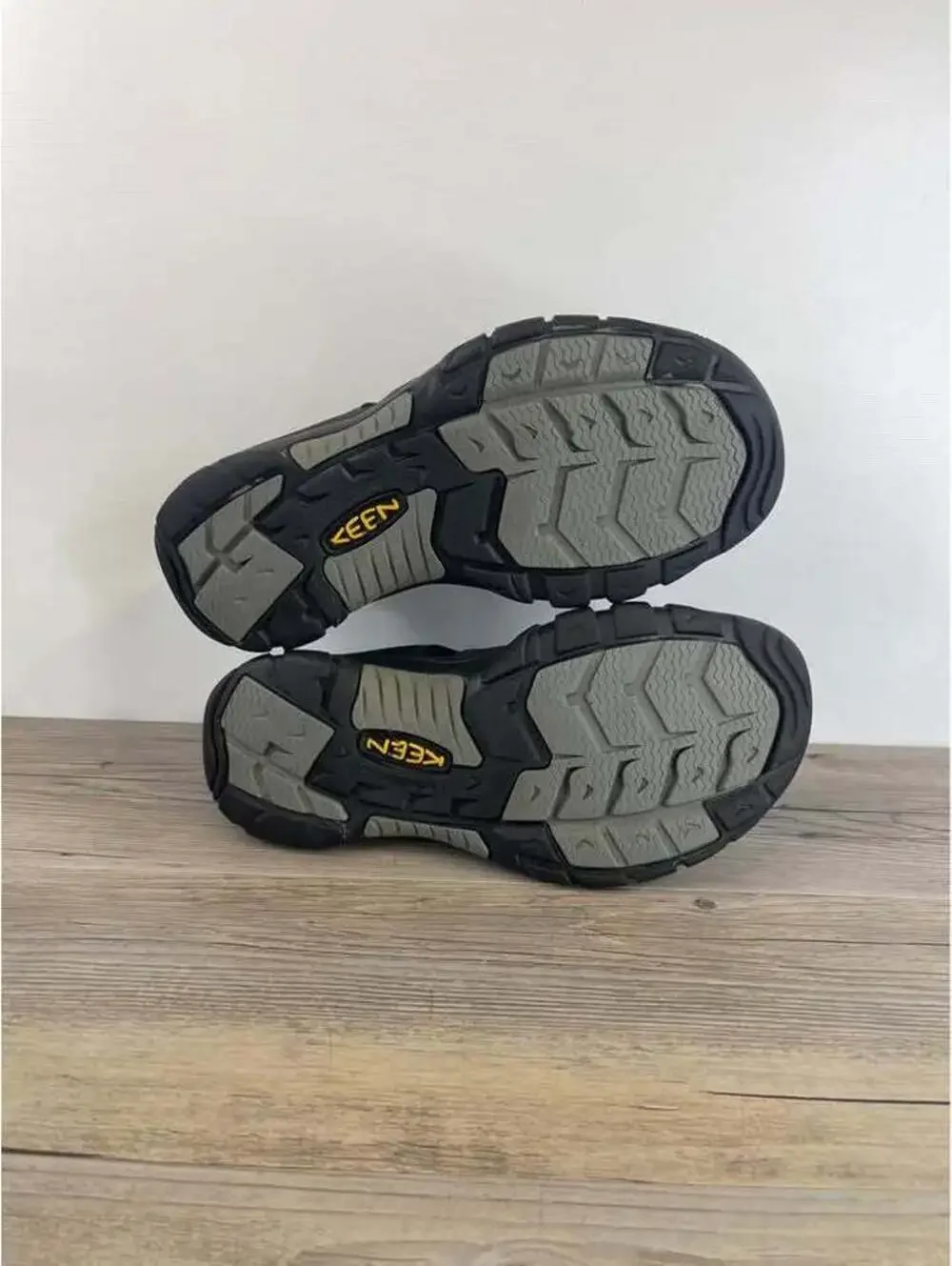 KEEN Newport H2 Waterproof Sandals Men's Size 10